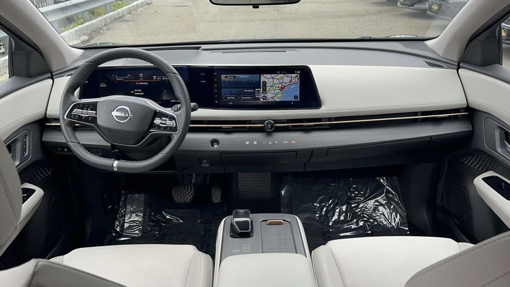 Used 2024 Nissan Ariya AWD image 12