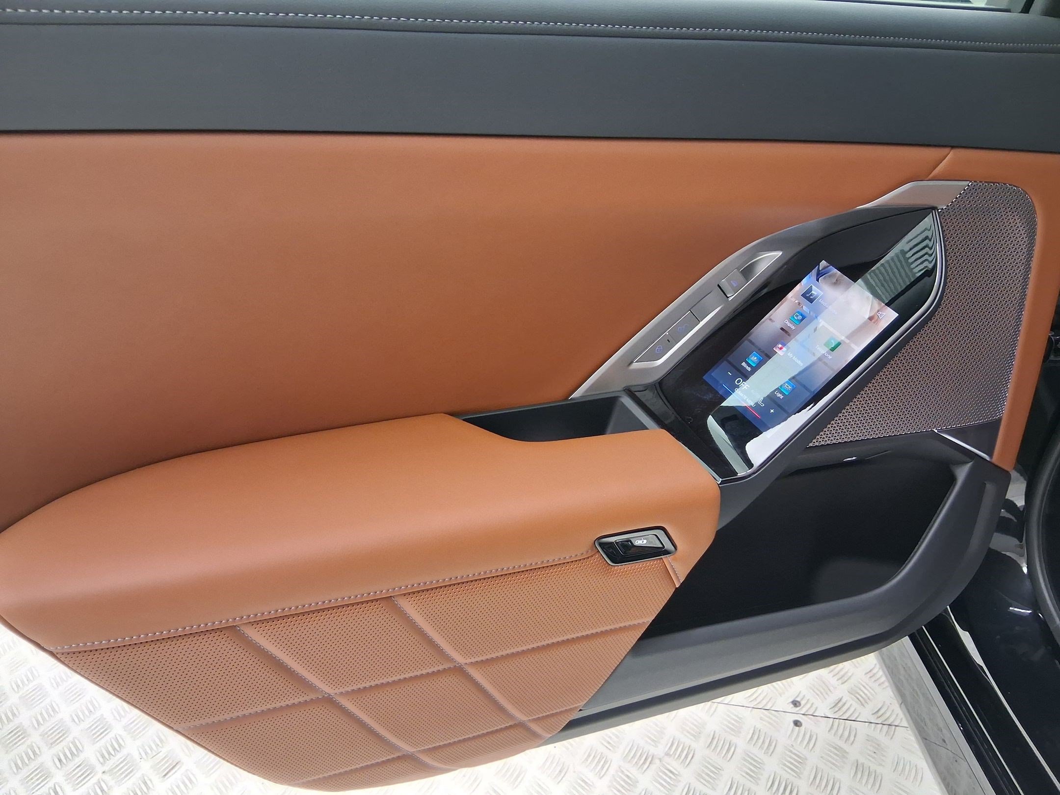 Used 2025 BMW 760i xDrive AWD/4WD image 27