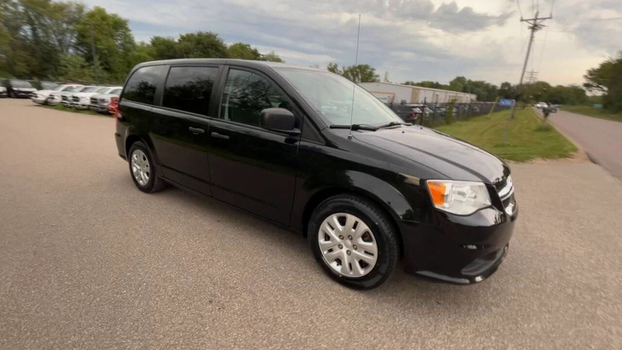 Used 2020 Dodge Grand Caravan SE image 6