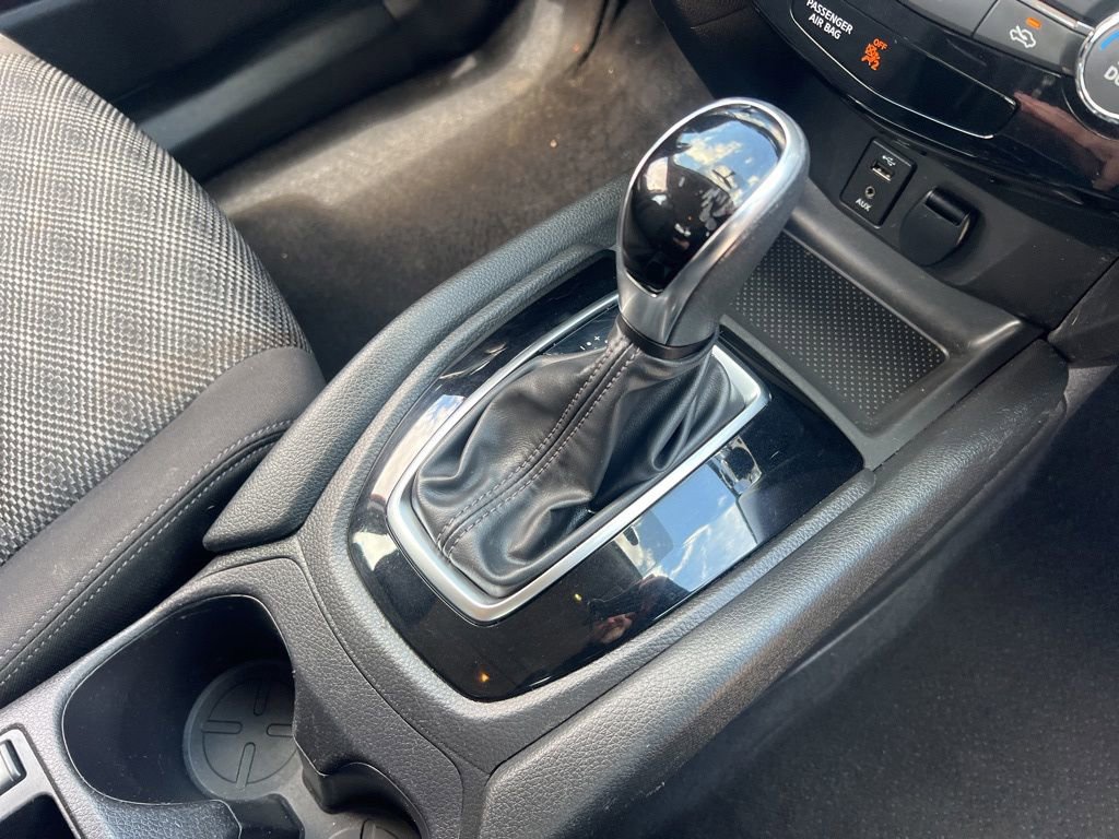 Used 2017 Nissan Rogue Sport SV w/ SV All-Weather Package AWD/4WD image 22