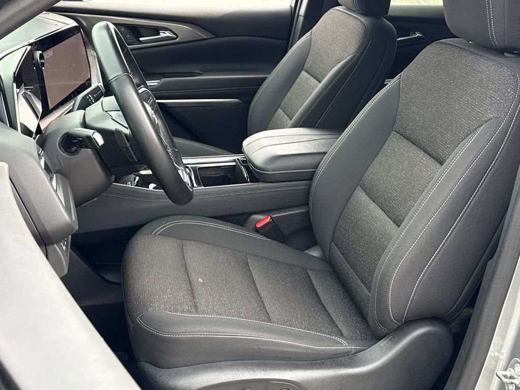 Used 2024 Chevrolet Traverse LT image 24