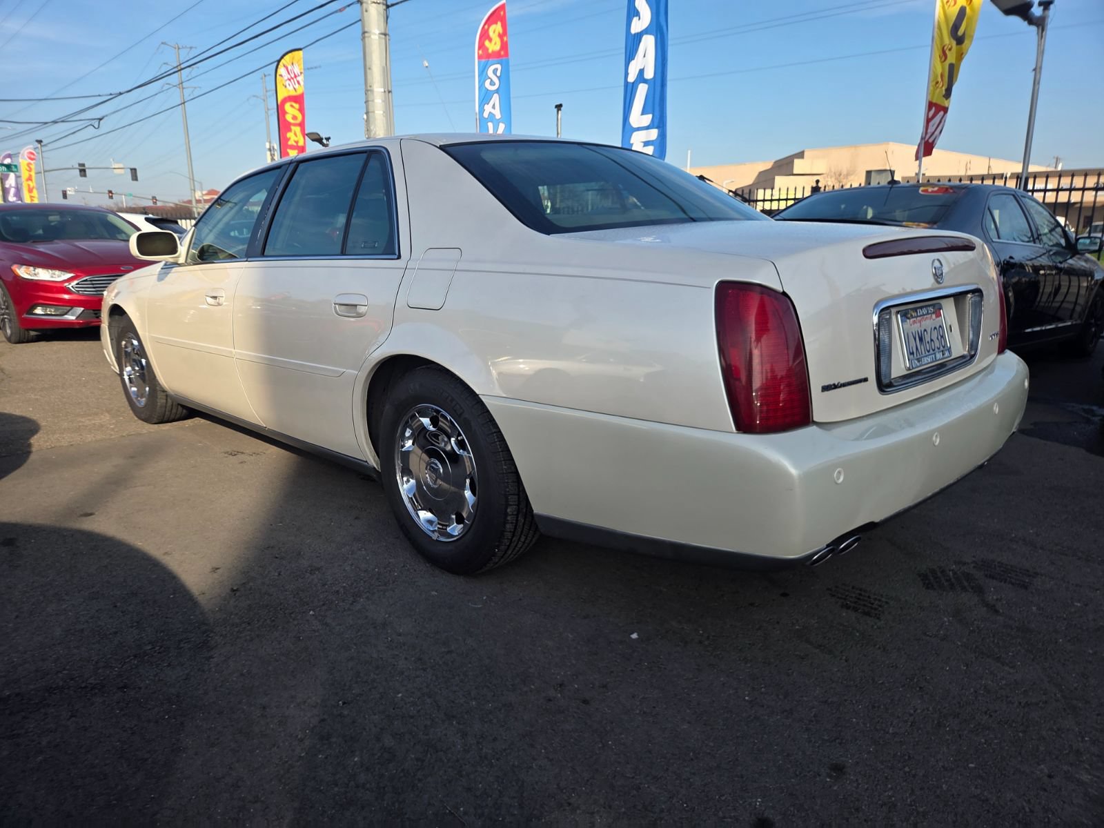 Used 2002 Cadillac De Ville DHS w/ Safety/Security Pkg FWD image 2