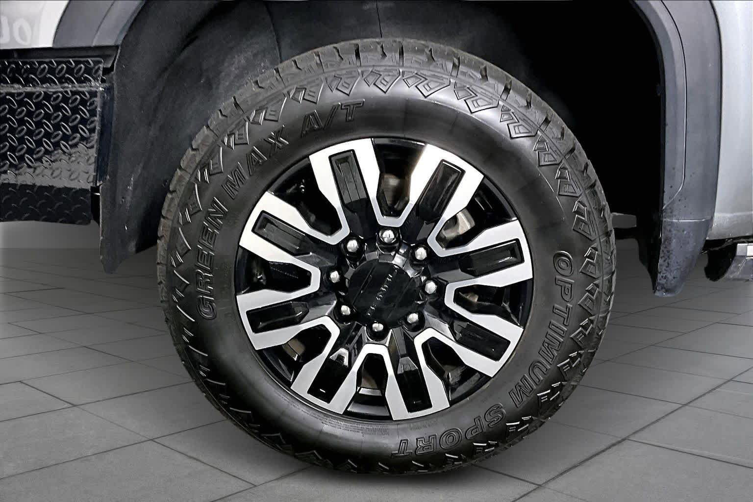 Certified 2024 GMC Sierra 2500 Denali Ultimate image 11