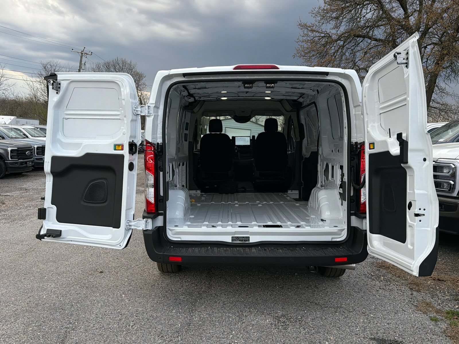 New 2026 Ford Transit 150 Low Roof RWD image 10