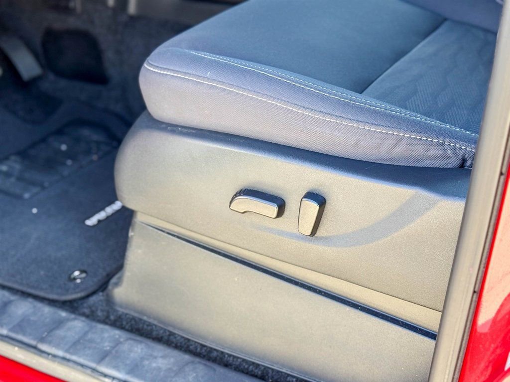 Used 2024 Nissan Frontier SV w/ SV Convenience Package image 21