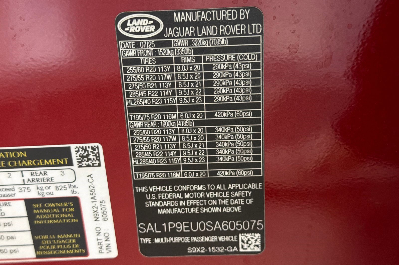 Used 2025 Land Rover Range Rover Sport SE image 19