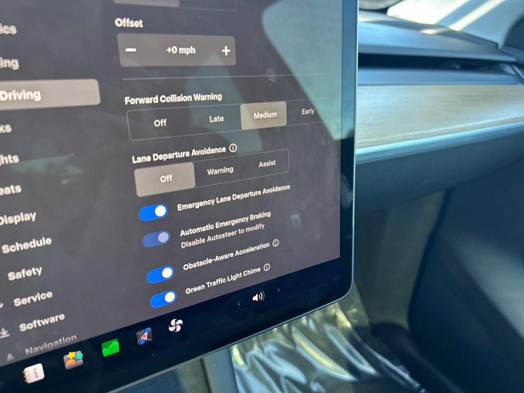 Used 2023 Tesla Model Y Long Range AWD/4WD image 14