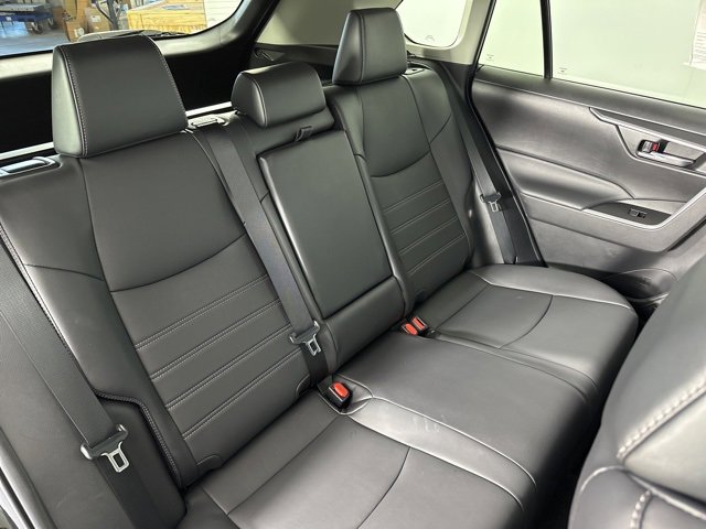 Used 2022 Toyota RAV4 XLE Premium image 29