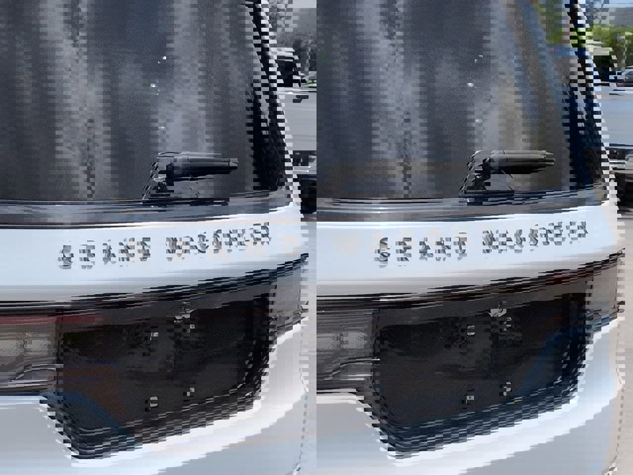 Used 2024 Jeep Grand Wagoneer L Series II w/ Quick Order Packagew 28T AWD/4WD image 6