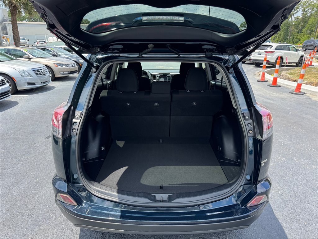 Used 2018 Toyota RAV4 LE w/ All Weather Liner Package AWD/4WD image 22