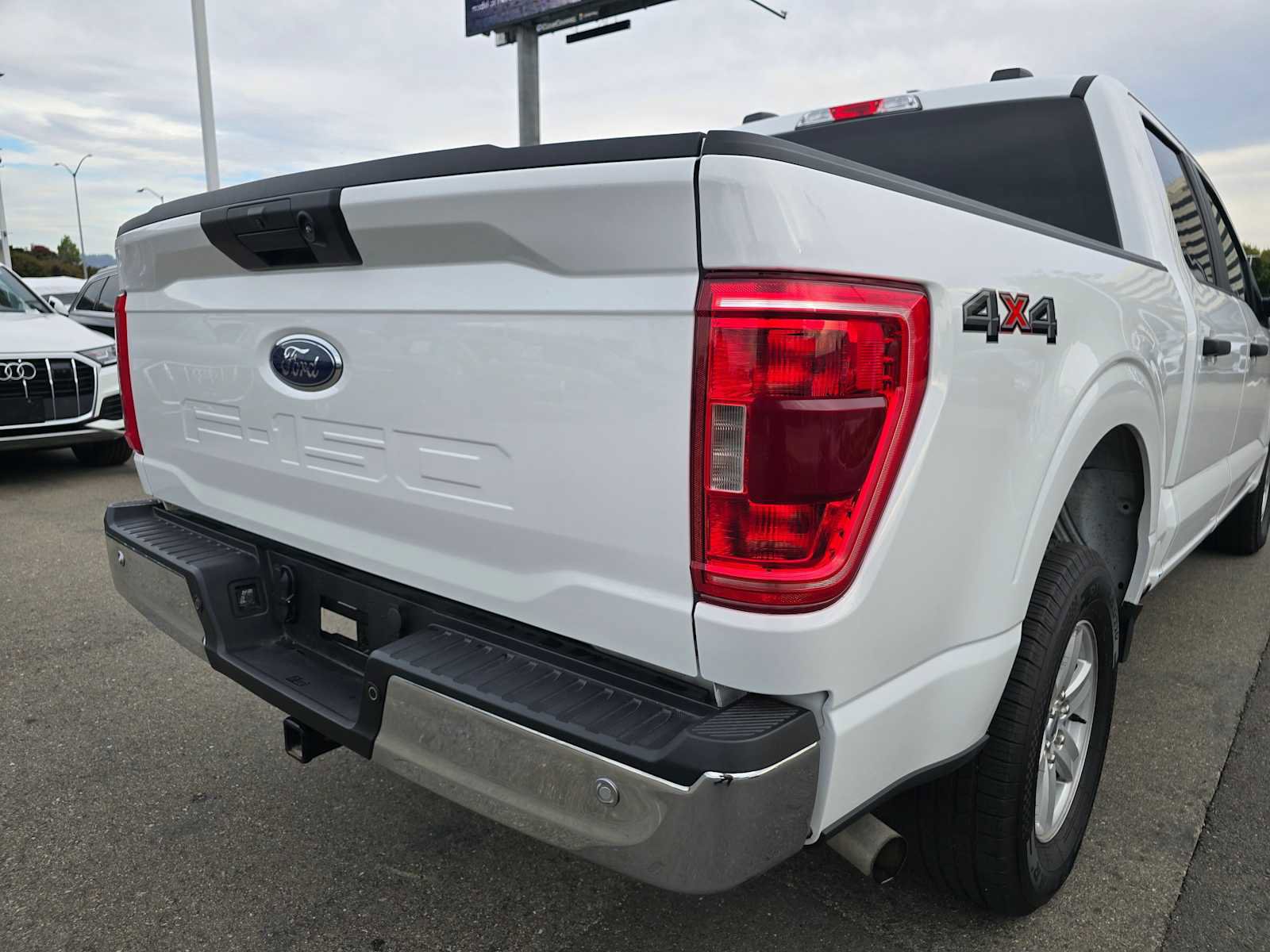 Used 2022 Ford F150 XLT w/ Trailer Tow Package image 15