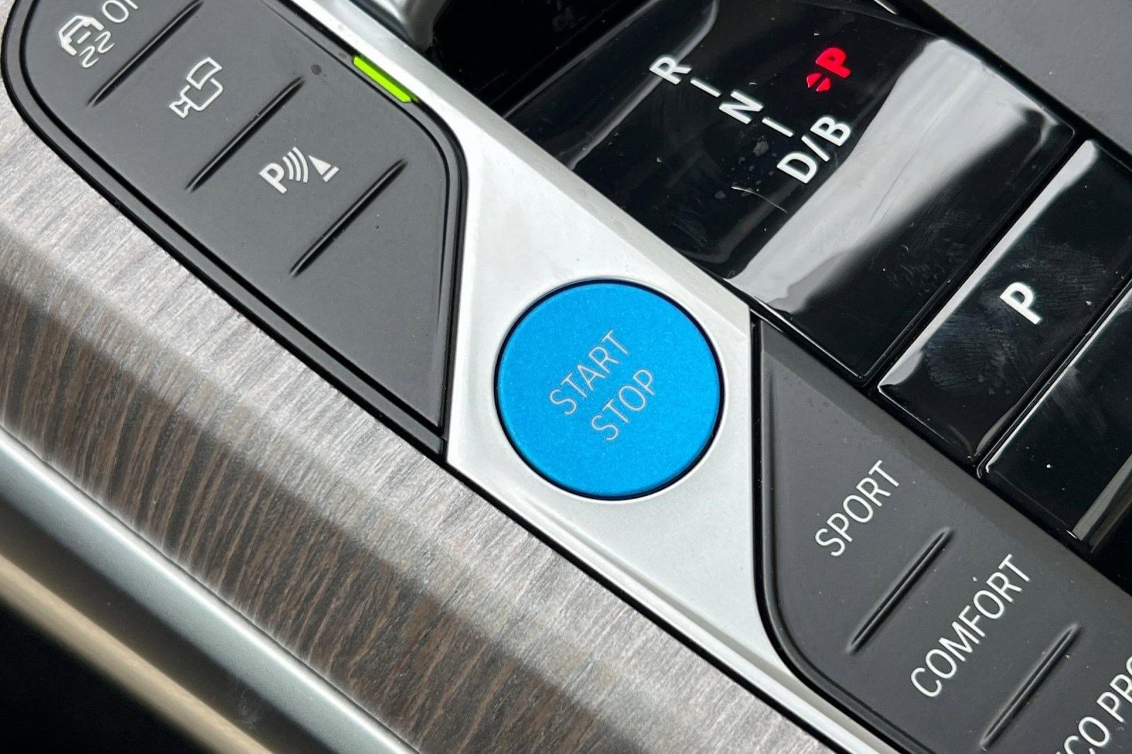 Used 2025 BMW i4 xDrive40i w/ Premium Package image 16