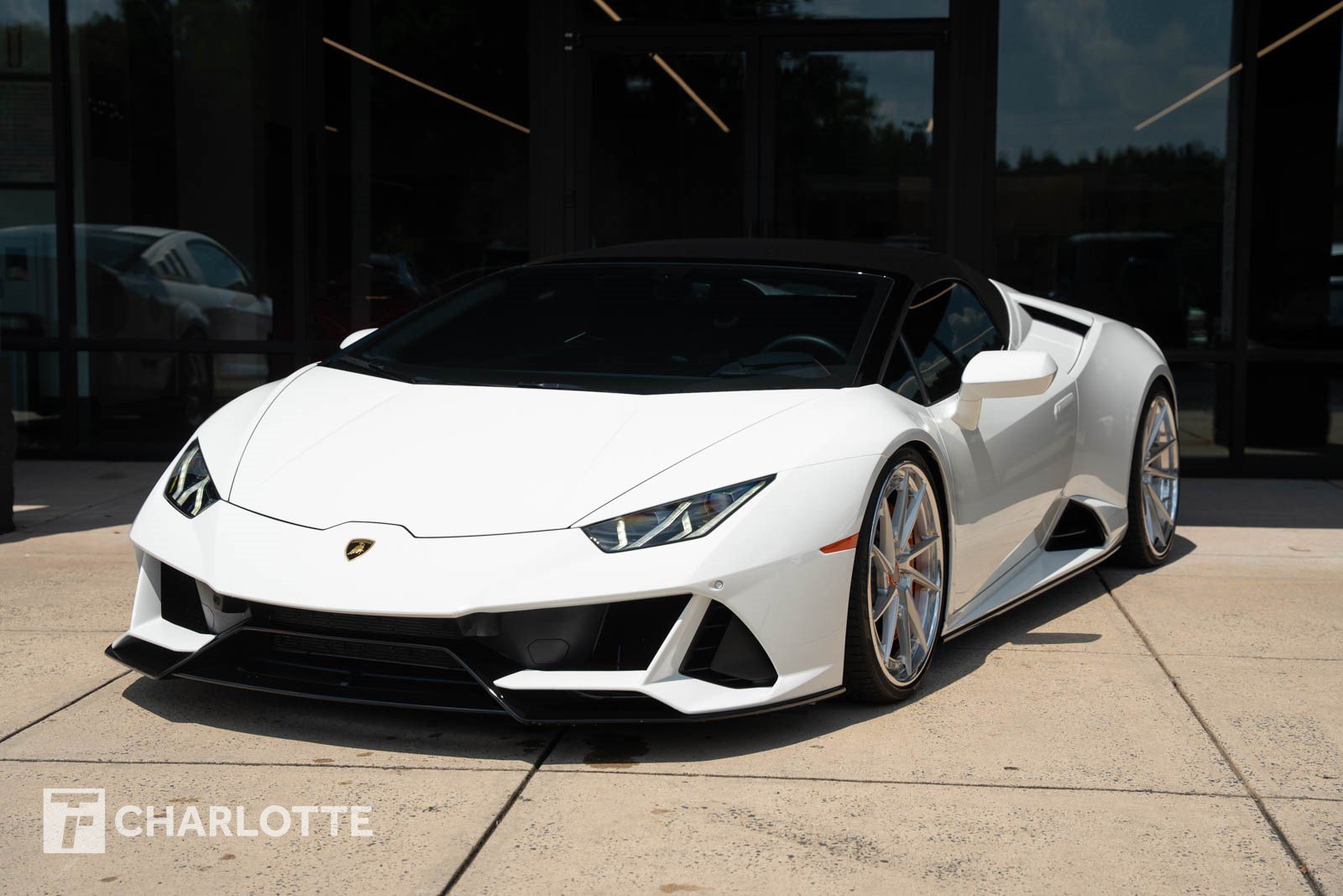 Used 2024 Lamborghini Huracan EVO AWD/4WD image 8