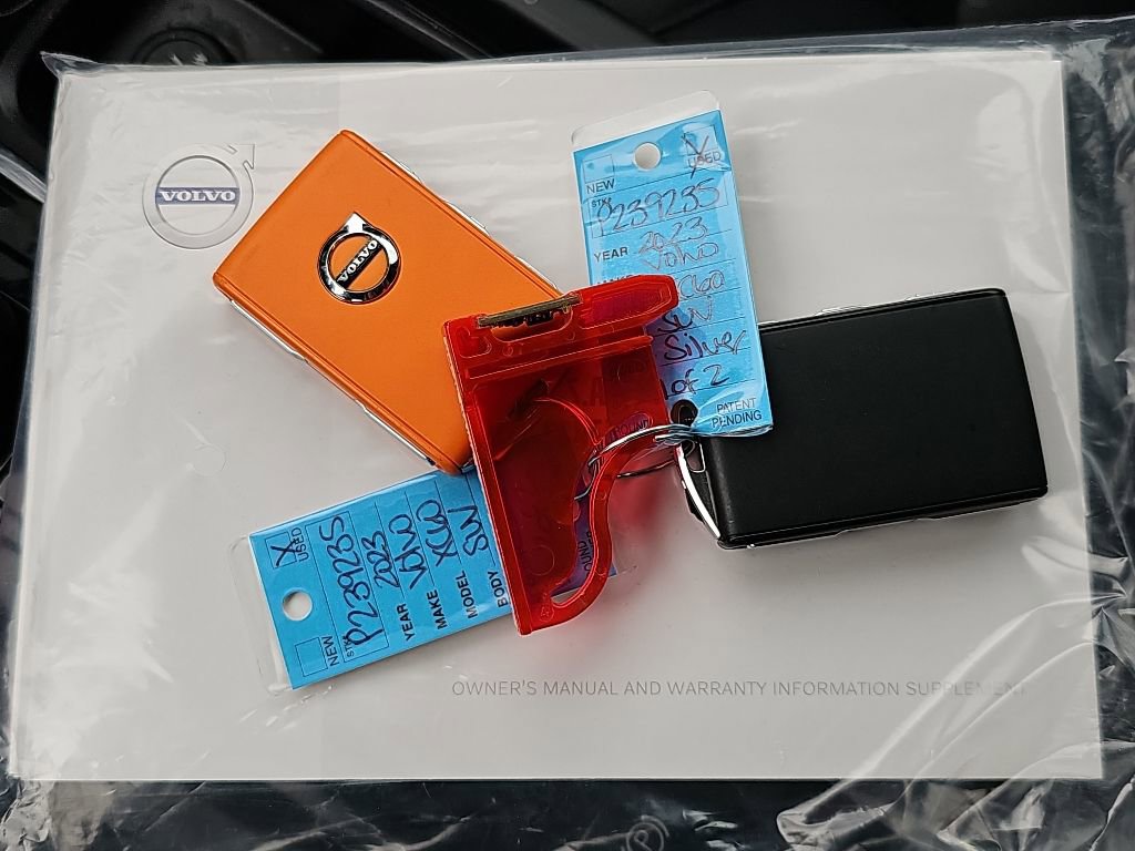 Used 2023 Volvo XC60 B5 Plus w/ Protection Package Premier AWD/4WD image 5