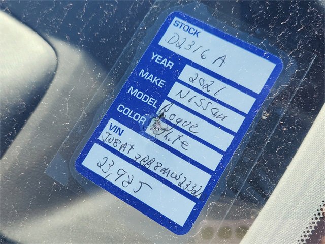 Used 2021 Nissan Rogue SV w/ Premium Package image 11