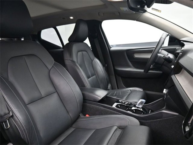 Used 2024 Volvo XC40 B5 Plus w/ Climate Package image 34