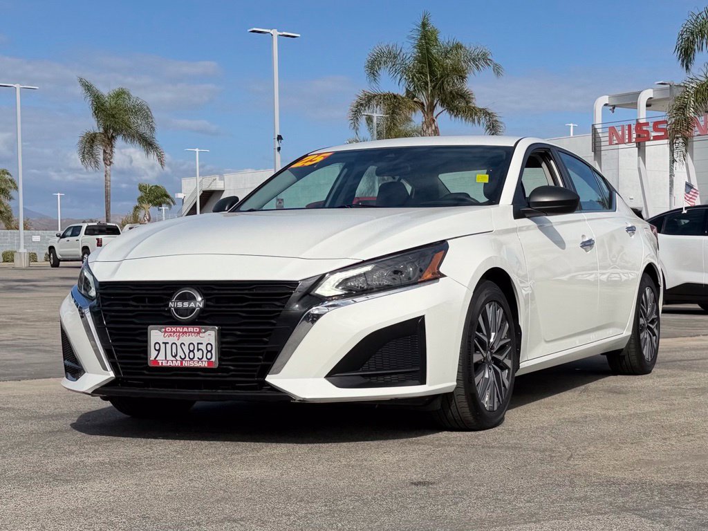 Certified 2025 Nissan Altima 2.5 SV FWD image 4