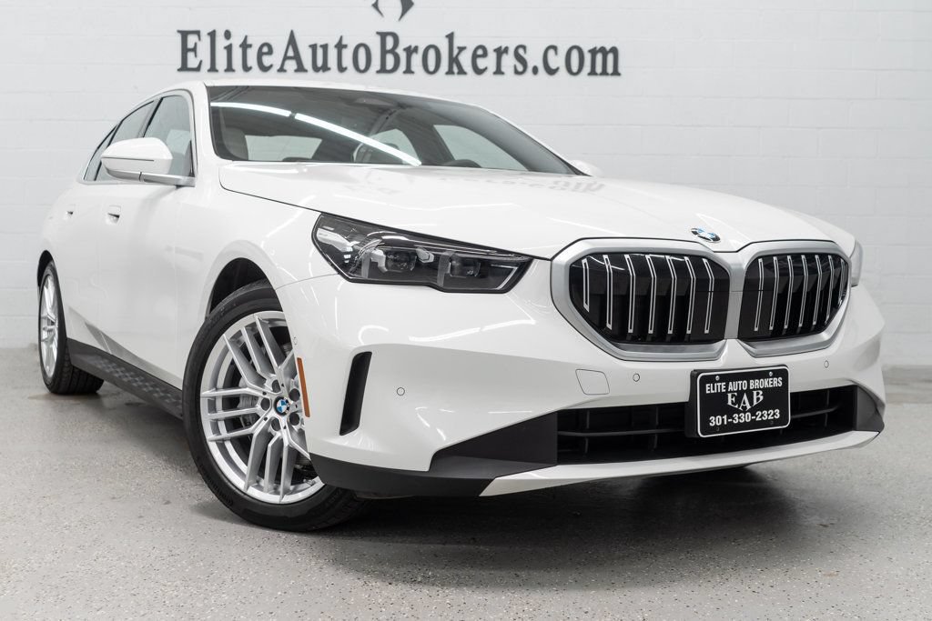 Used 2025 BMW 540i xDrive AWD/4WD image 48