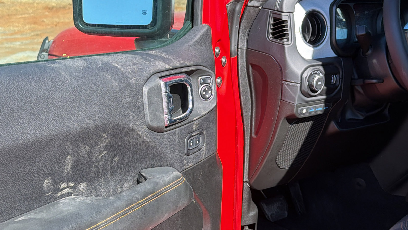 Used 2025 Jeep Wrangler Sahara 4xe w/ Safety Group image 15