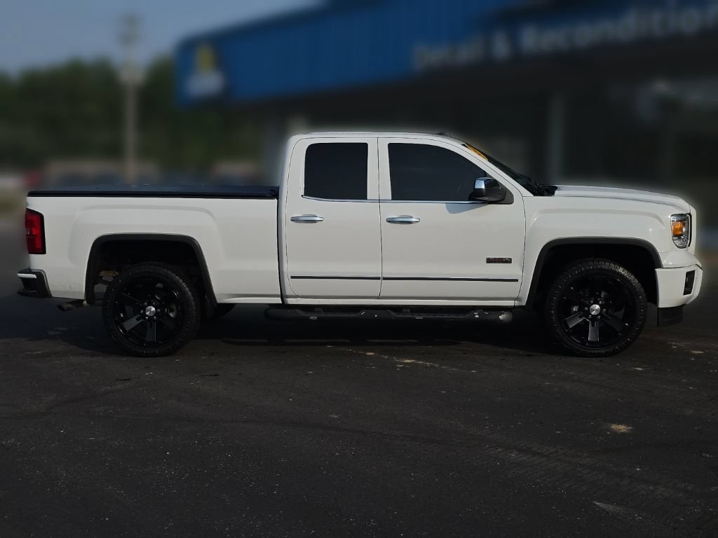 Used 2015 GMC Sierra 1500 SLT w/ All-Terrain Package AWD/4WD image 9