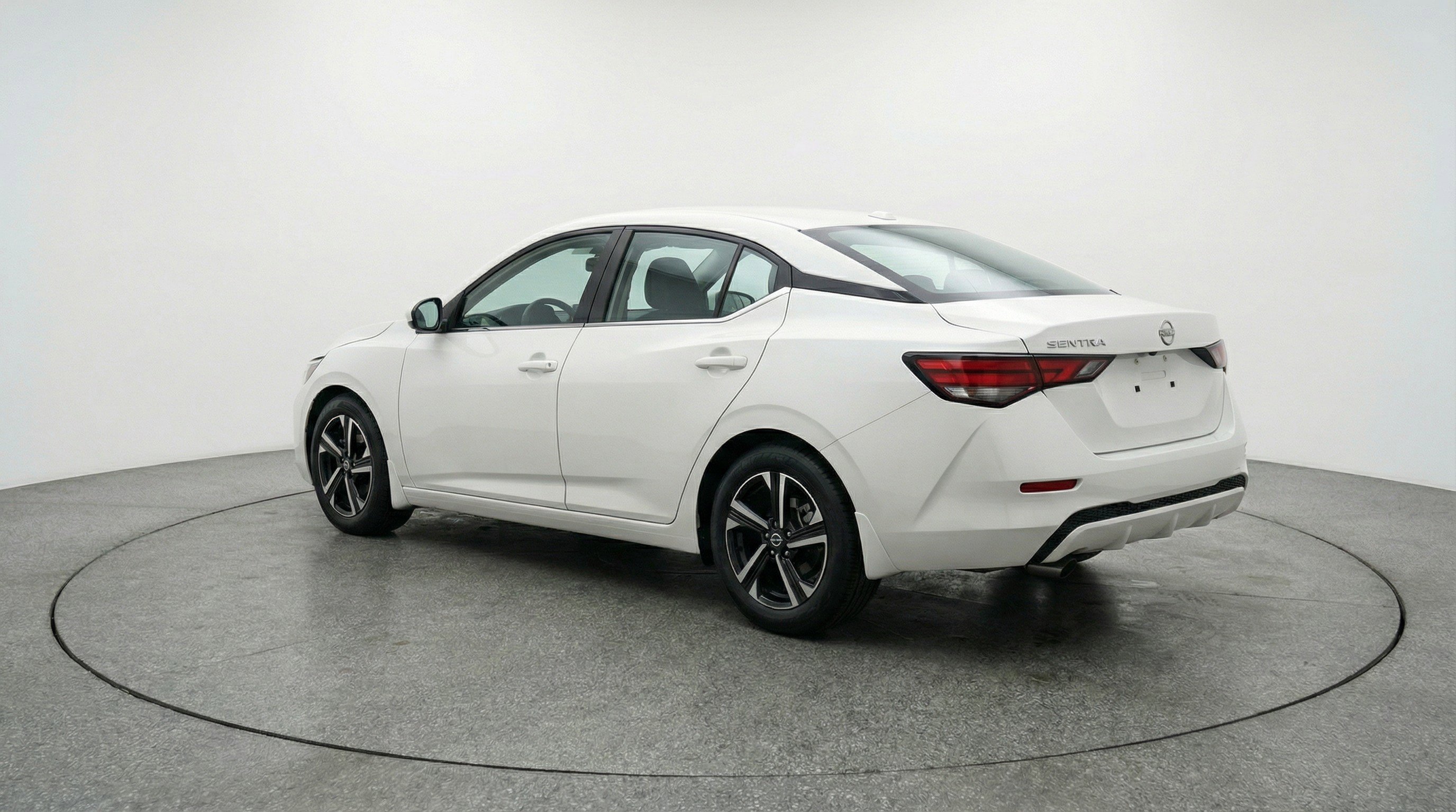 Used 2025 Nissan Sentra SV image 6