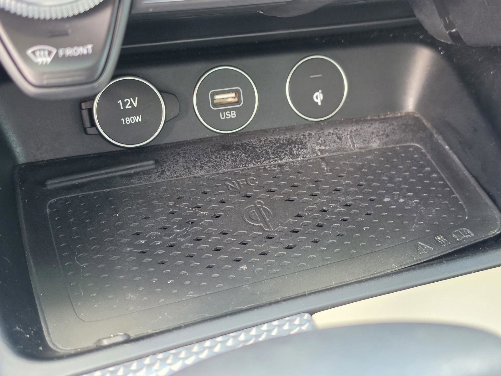 Used 2022 Genesis G70 3.3T RWD image 27