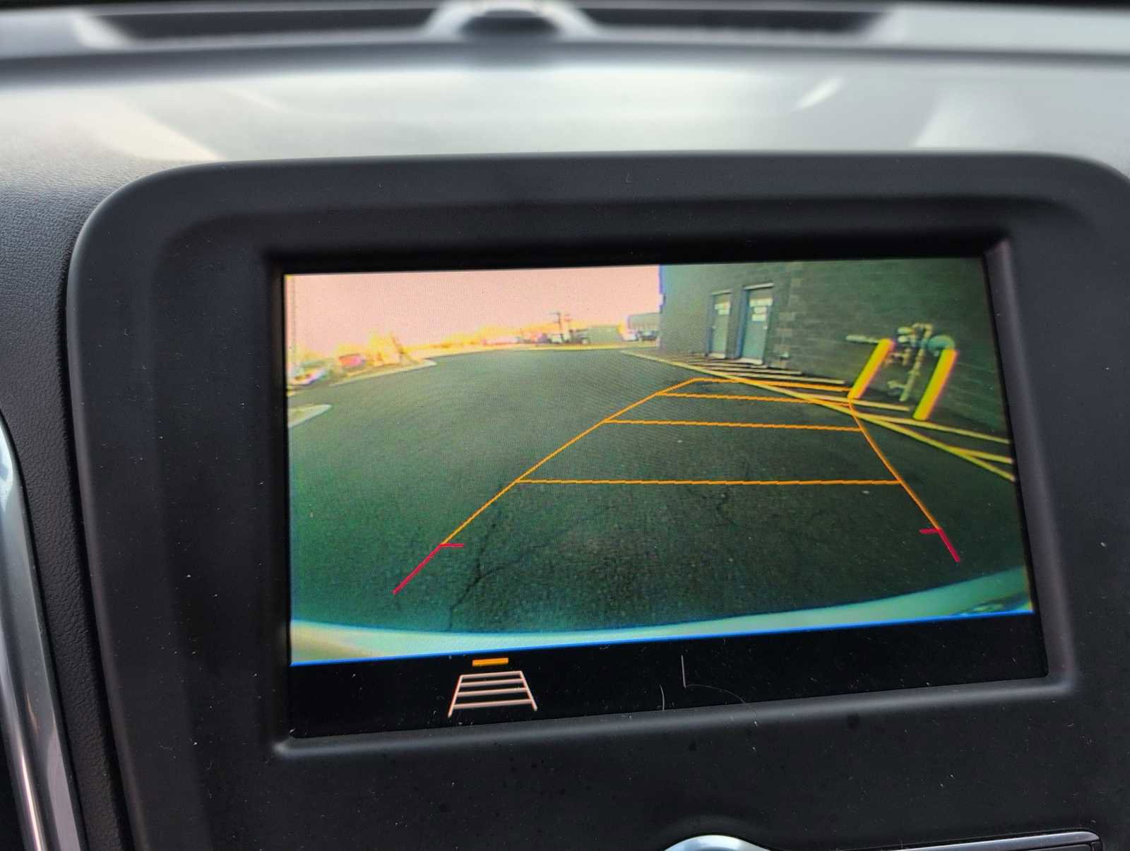 Used 2020 Chevrolet Equinox LT image 29