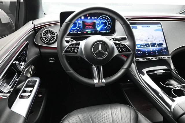 Used 2023 Mercedes-Benz EQE 500 4MATIC Sedan w/ Pinnacle Trim Package image 10