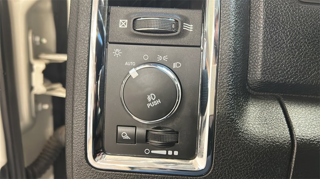 Used 2018 RAM 3500 Laramie Longhorn image 30