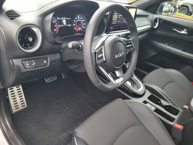 Used 2023 Kia Forte GT-Line w/ GT-Line Premium Package image 9