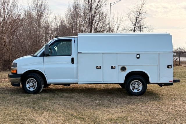 Used 2022 Chevrolet Express 3500 w/ Power Convenience Package image 3