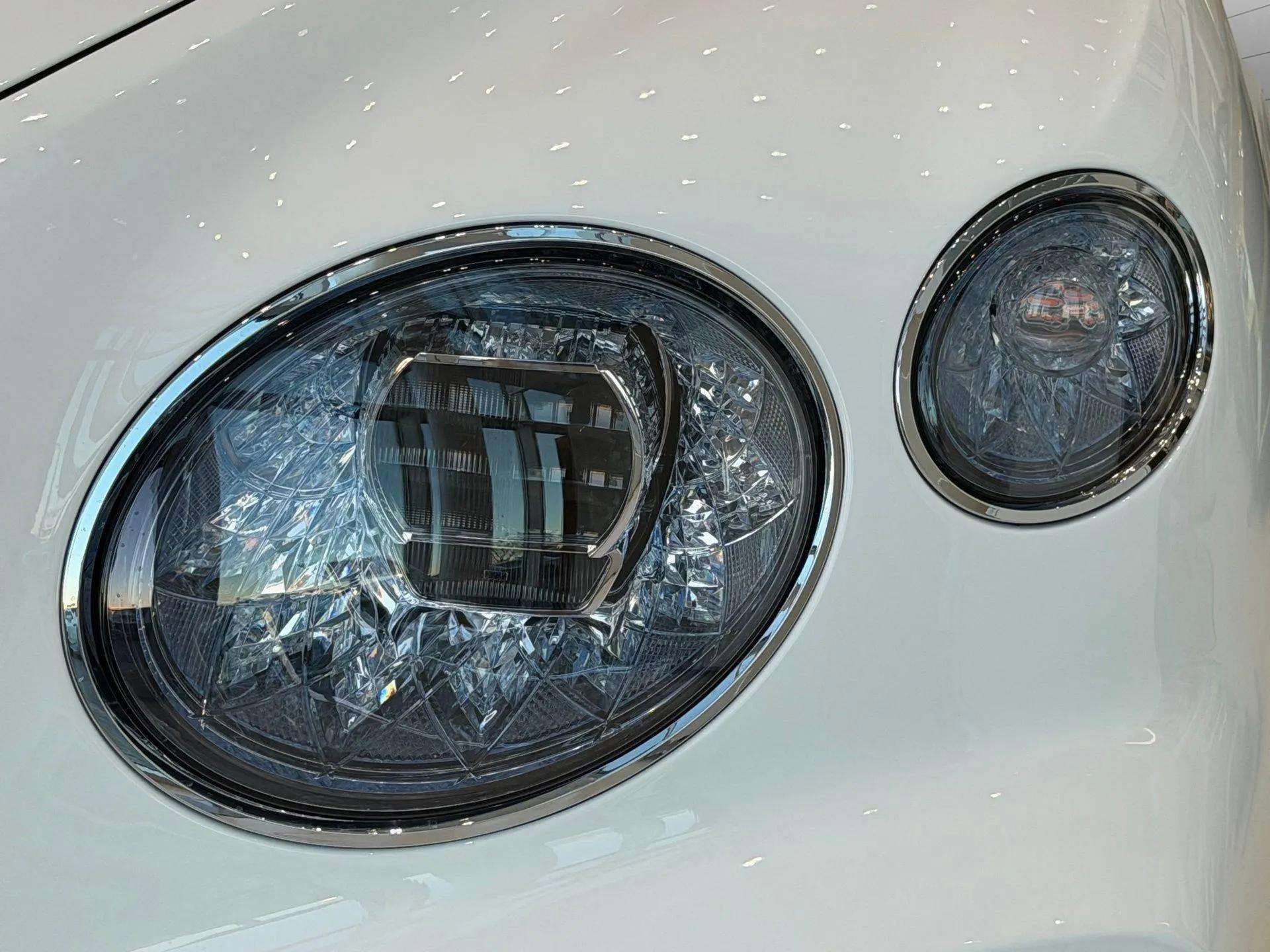 New 2025 Bentley Bentayga image 10