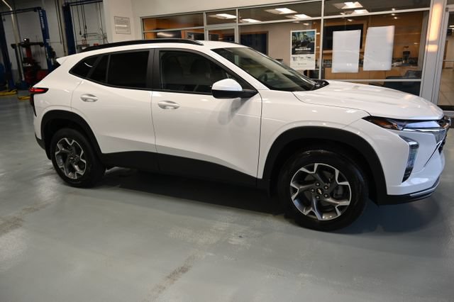New 2026 Chevrolet Trax LT FWD image 4