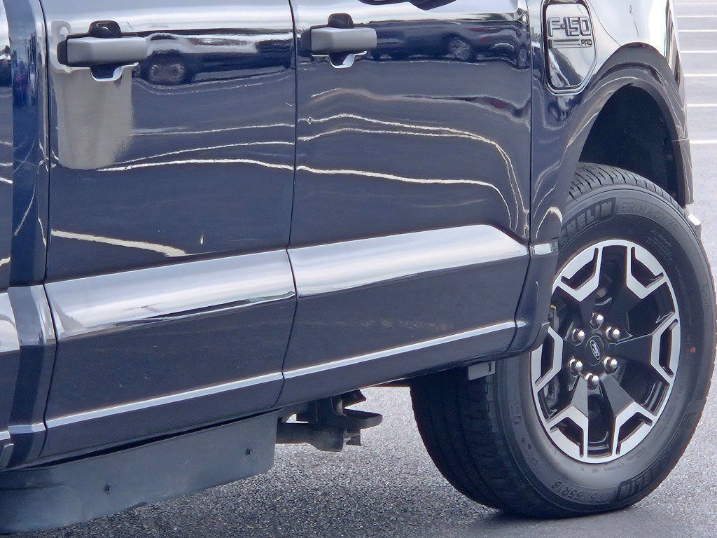 Used 2023 Ford F150 Lightning Pro AWD/4WD image 12