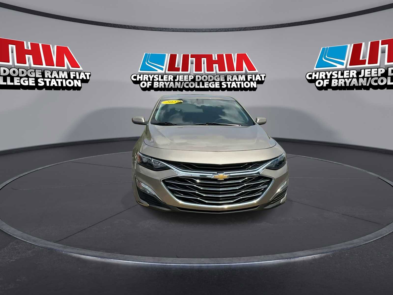 Used 2025 Chevrolet Malibu LS FWD image 3