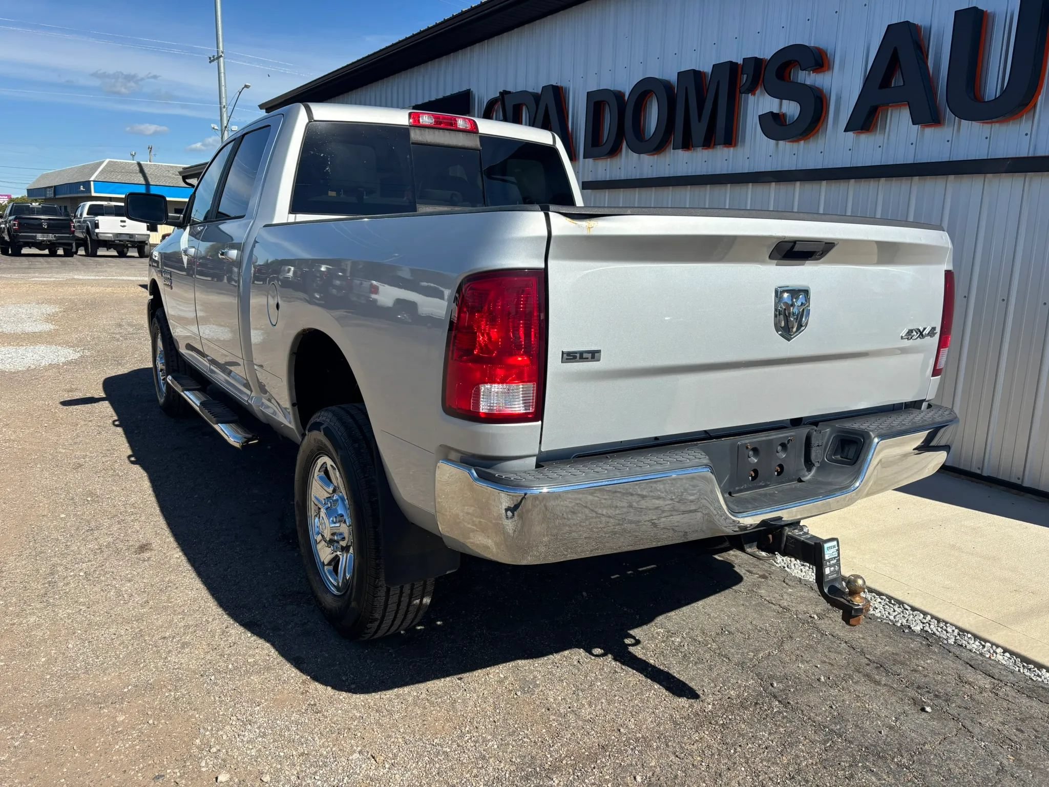 Used 2017 RAM 2500 SLT AWD/4WD image 3