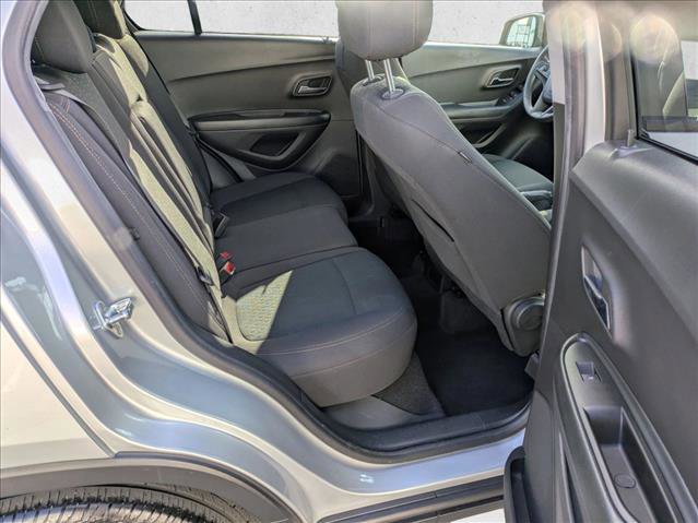 Used 2022 Chevrolet Trax LS w/ Tint and Cruise Package image 18