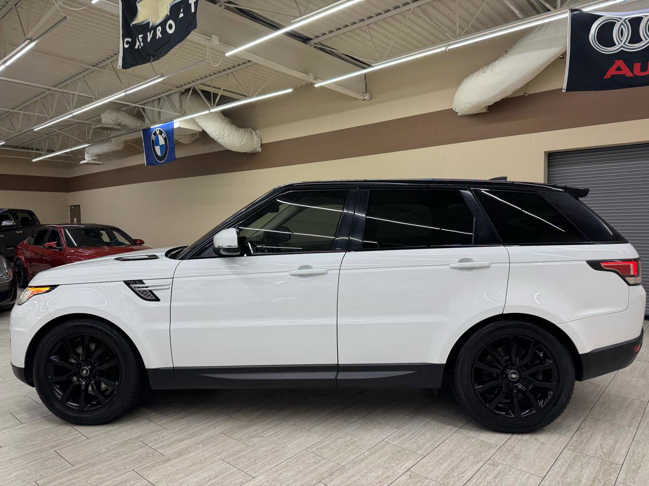 Used 2017 Land Rover Range Rover Sport HSE AWD/4WD image 6