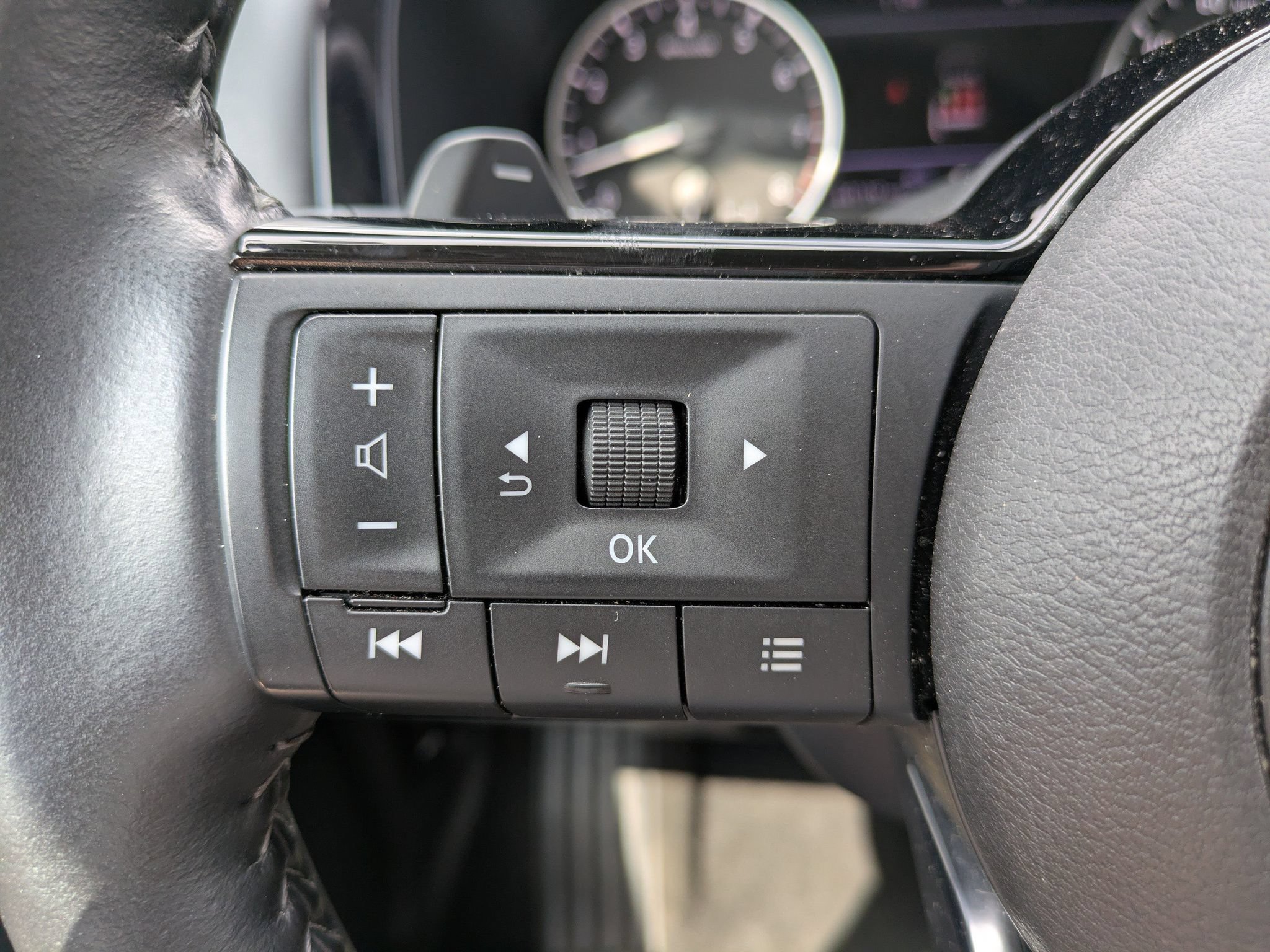 Certified 2025 Nissan Pathfinder SL AWD/4WD image 26