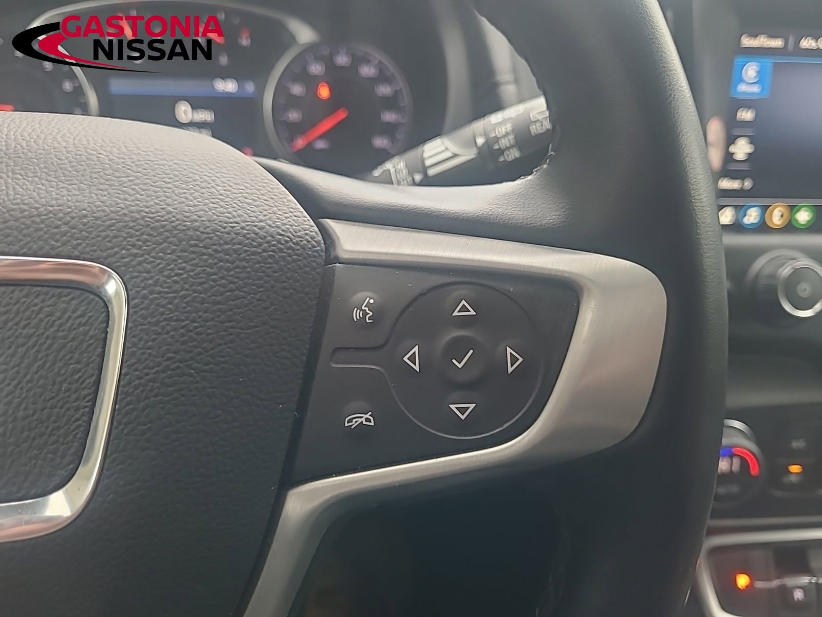 Used 2024 GMC Terrain SLT image 41