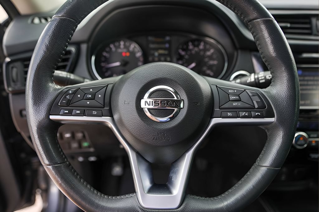 Used 2017 Nissan Rogue SL FWD image 12