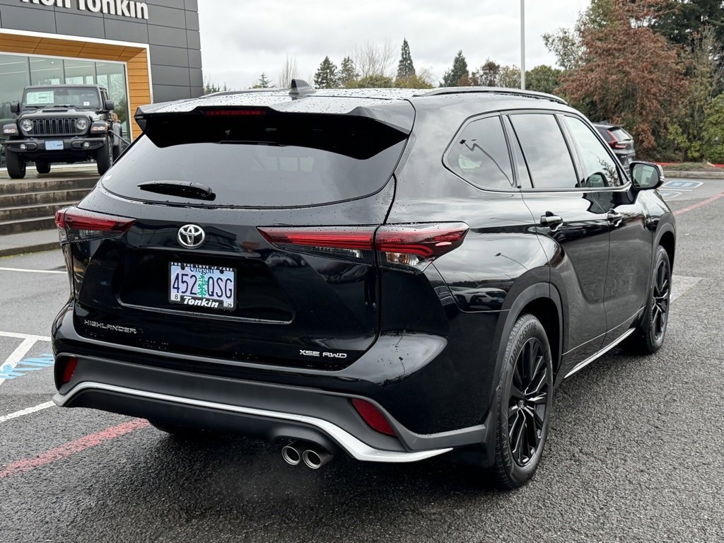 Used 2025 Toyota Highlander XSE image 8