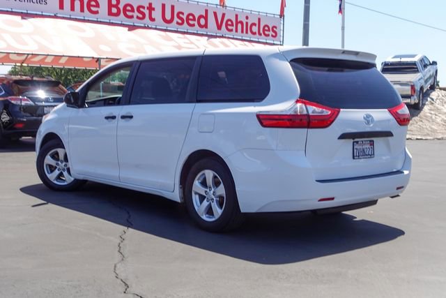 Used 2017 Toyota Sienna L FWD image 10