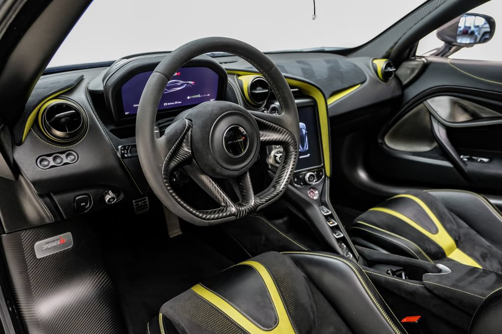 Used 2018 McLaren 720S Performance RWD image 5