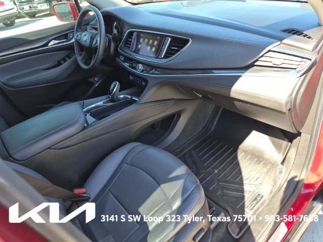Used 2018 Buick Enclave Essence FWD image 11