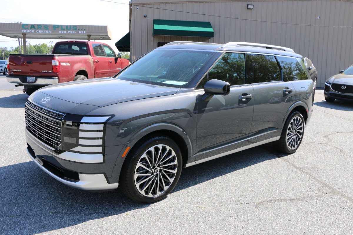 Used 2026 Hyundai Palisade Calligraphy FWD image 1