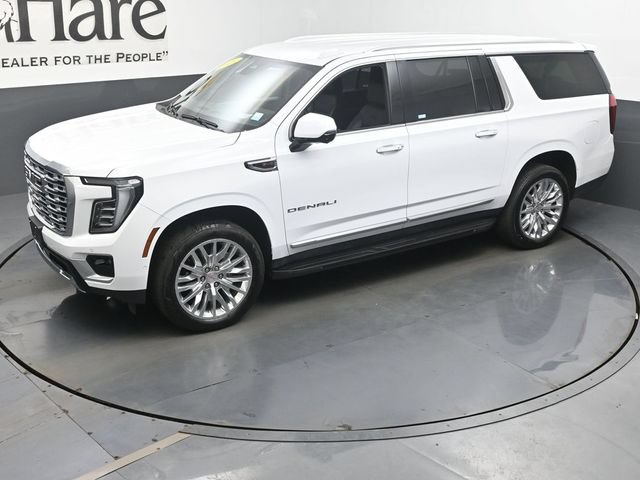 Used 2025 GMC Yukon XL Denali AWD/4WD image 43