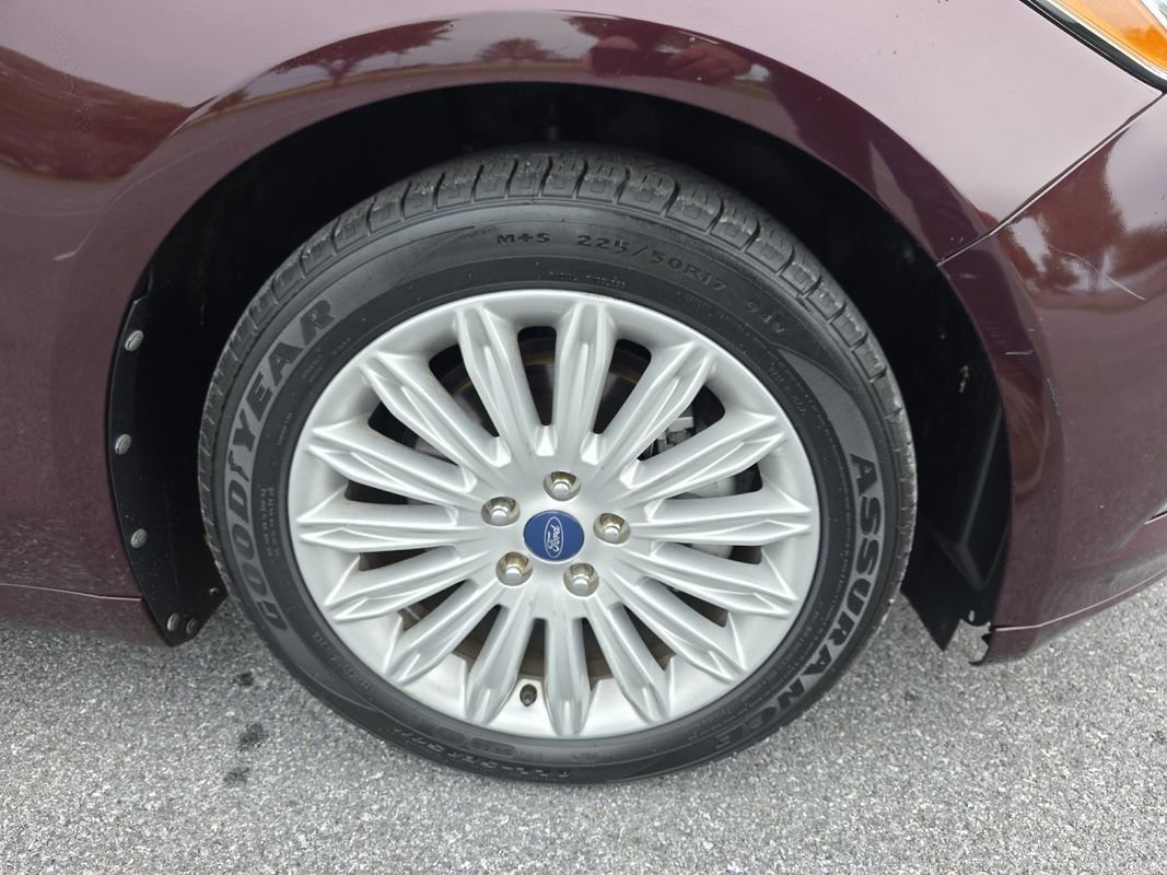 Used 2013 Ford Fusion SE FWD image 29