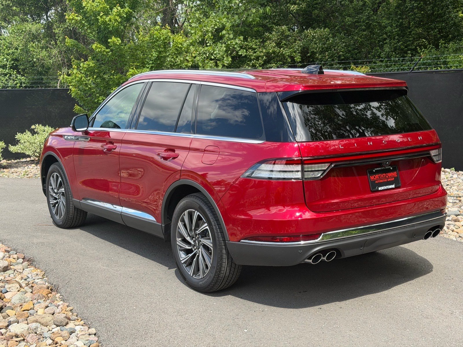 New 2026 Lincoln Aviator AWD image 3