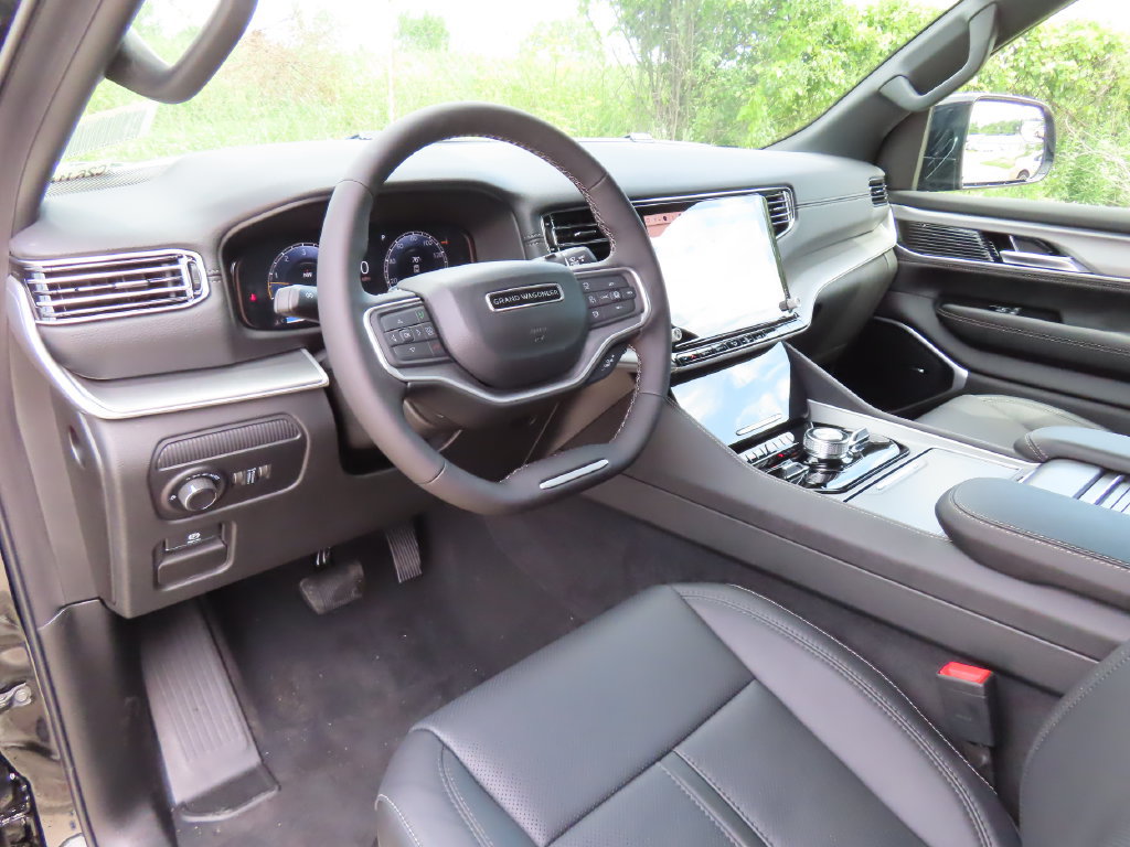 New 2026 Jeep Grand Wagoneer L Limited w/ Convenience Group I AWD/4WD image 22